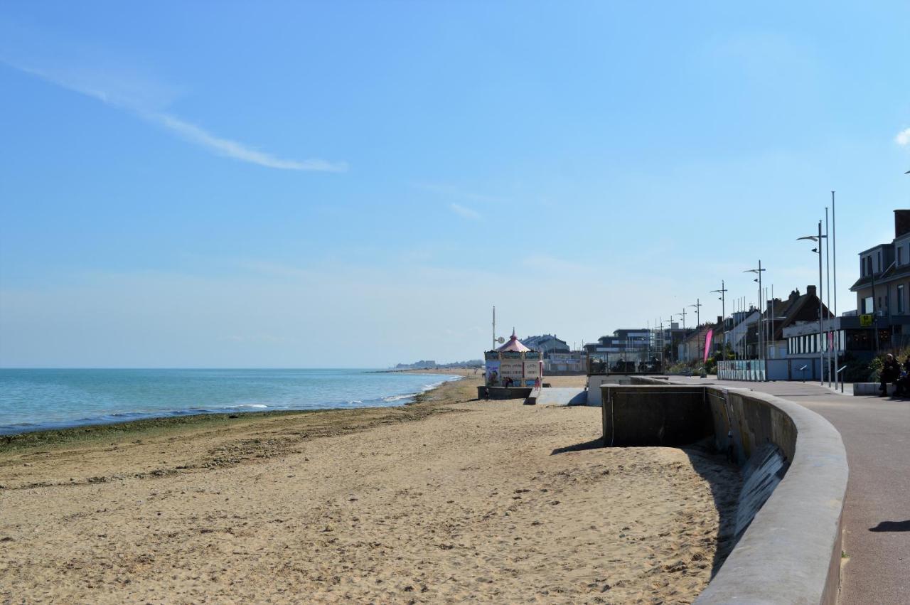 Appartement moderne avec terrasse à 500m de la mer Courseulles-sur-Mer Exterior foto